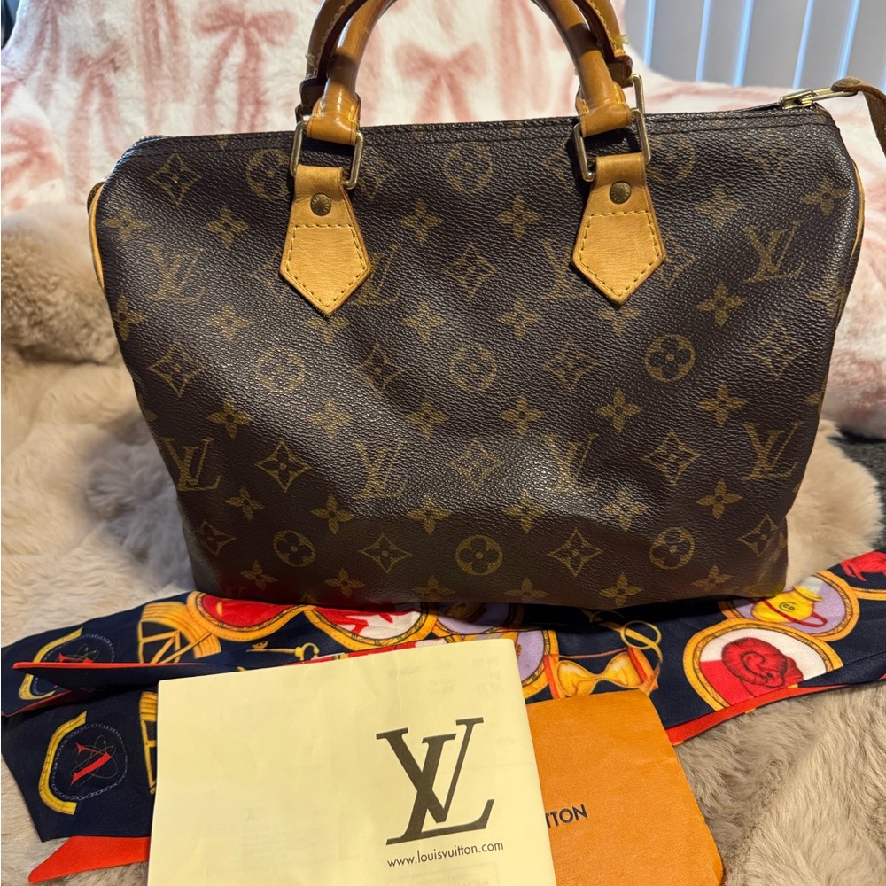 Authentic Louis Vuitton Speedy 30 Monogram Handbag